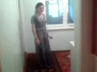 Uzbek er xotin o'pishyabdi 